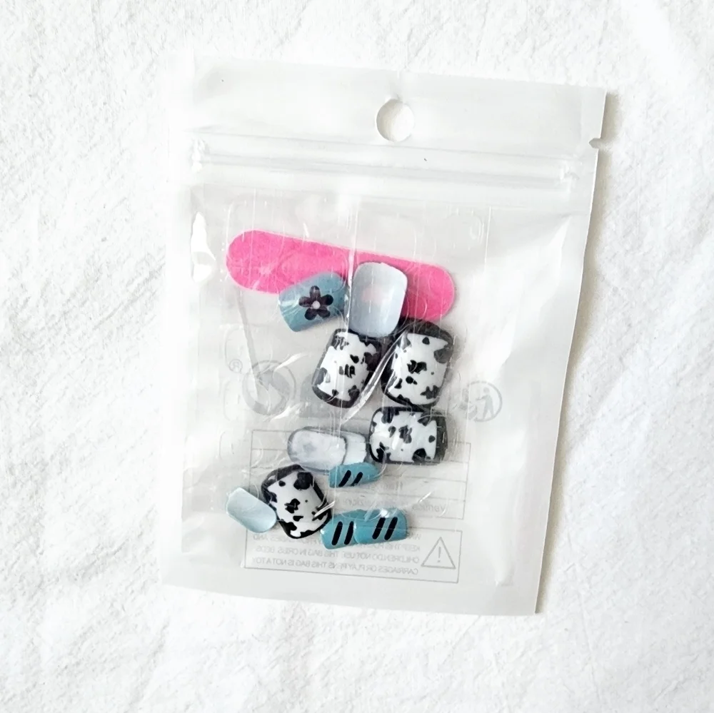 24 Pieces Fake Press On Nails